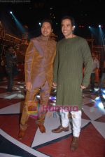 Shreyas Talpade, Tusshar Kapoor on the sets of Colors Diwali show in Yashraj Studios on 25th Oct 2010 (3).JPG